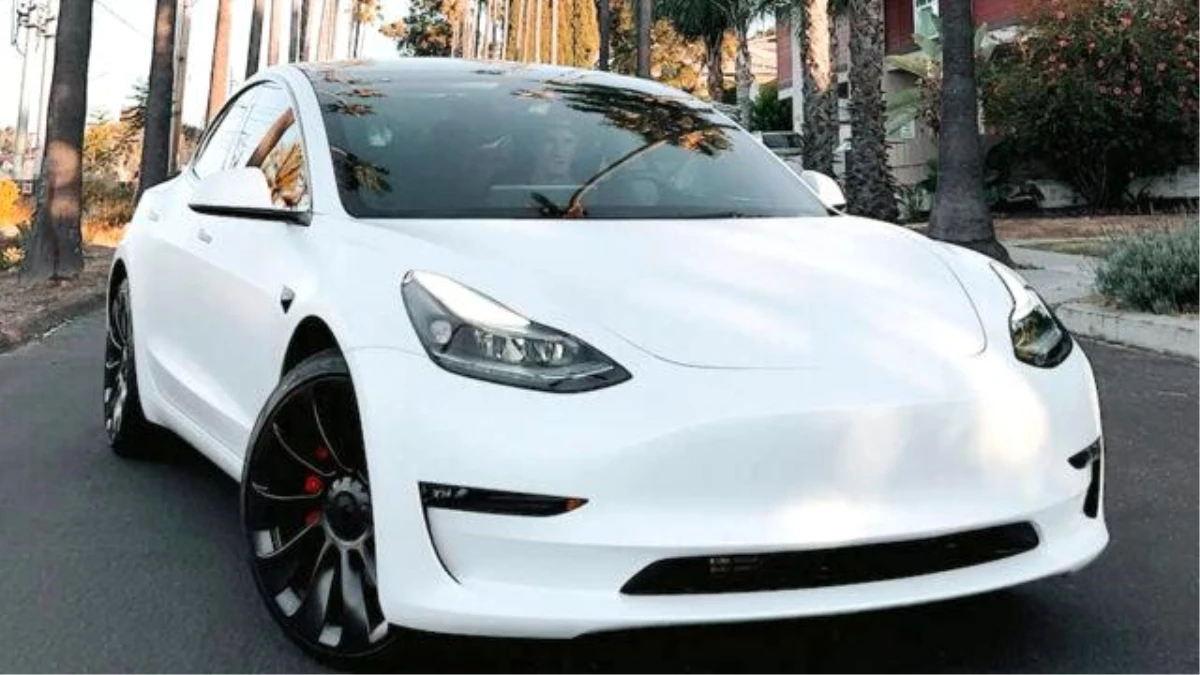 Tesla Model S en fazla değer kaybeden elektrikli otomobil oldu!