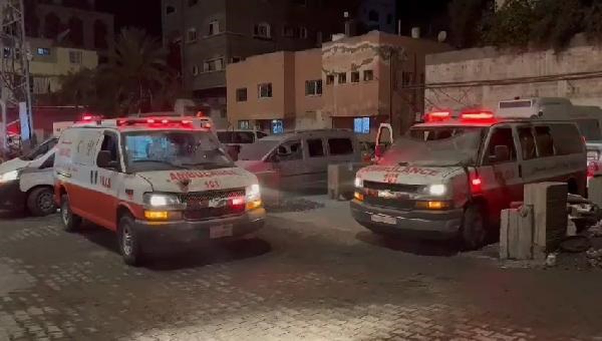 İsrail saldırılarında Filistin Kızılay Derneği\'ne ait 2 ambulans daha vuruldu