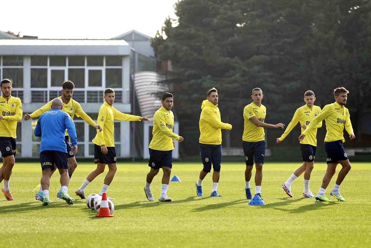 Fenerbahçe, Adana Demirspor maçı hazırlıklarına başladı