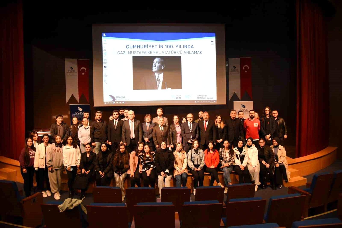 Düzce Üniversitesi\'nde Atatürk\'ü Anma Programı düzenlendi