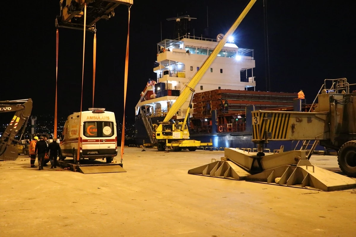 Türkiye\'den Gazze\'ye Sağlık Malzemeleri Taşıyan Gemi Yola Çıktı