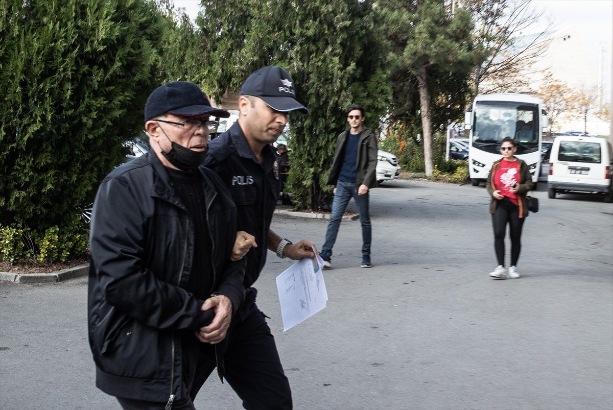 Depremde yıkılan binaların müteahhidi gözaltına alındı