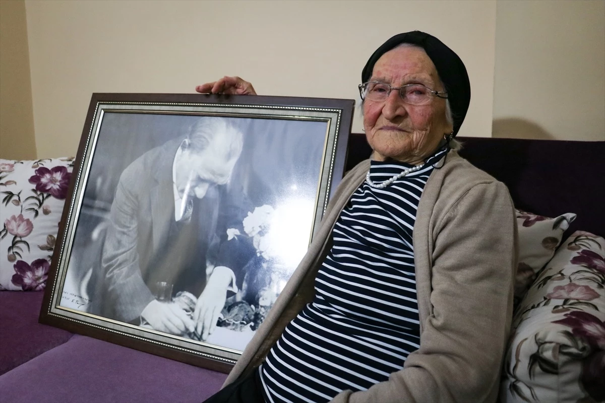105 Yaşındaki Huriye Atatürk\'ü Gördüğü Günü Unutamıyor