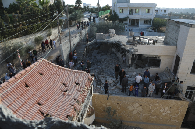 İsrail'in saldırıları Batı Şeria'ya taşındı! 18 Filistinliyi daha öldürüp 2 evi patlayıcılarla yıktılar