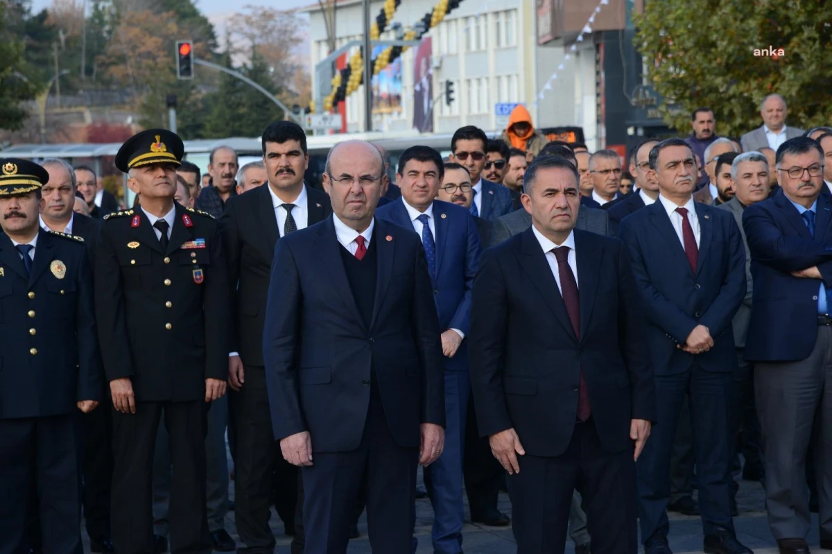 Kırşehir Belediye Başkanı Ekicioğlu, 10 Kasım Atatürk\'ü Anma Törenine Katıldı