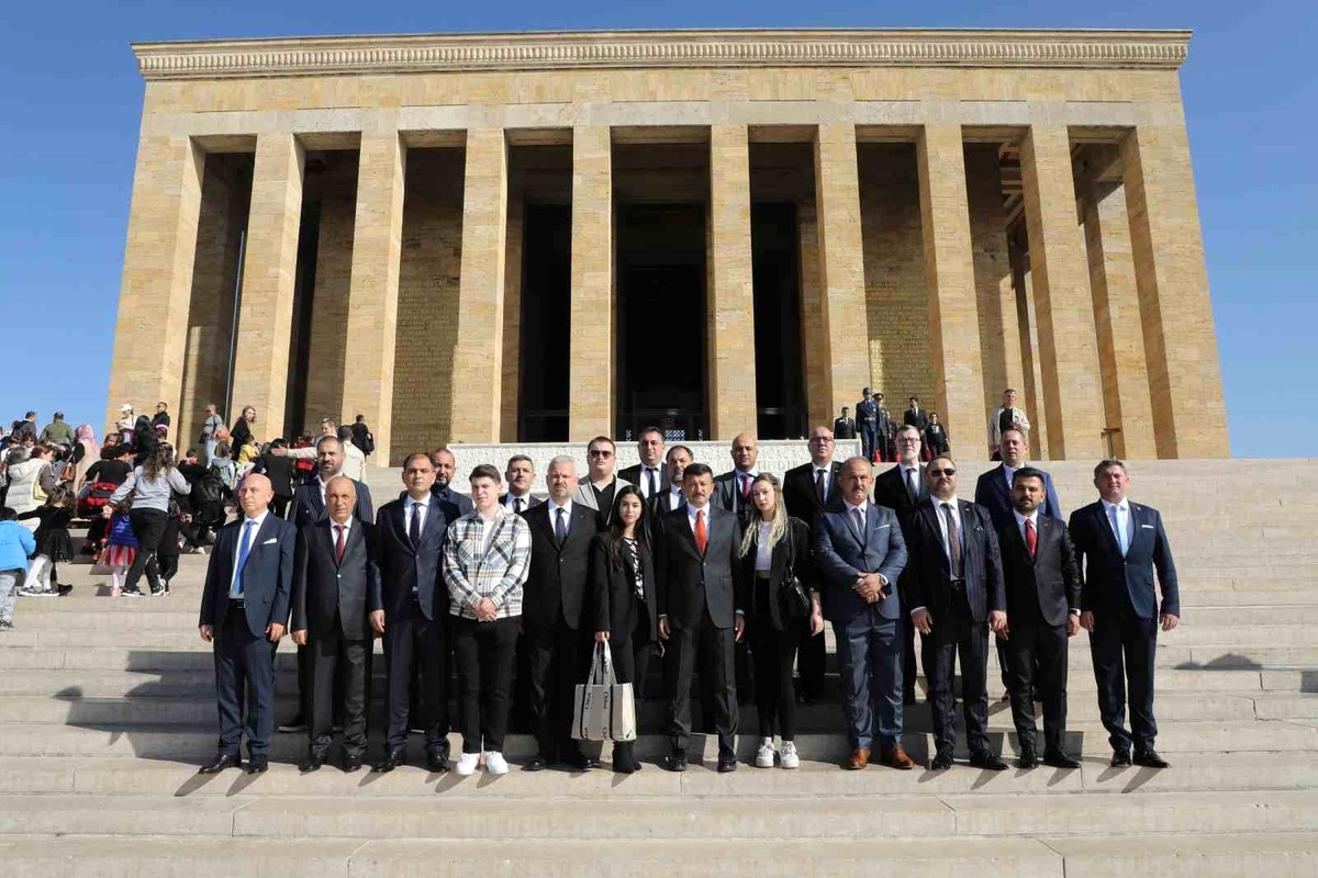 Menemen Belediye Başkan Vekili Aydın Pehlivan Anıtkabir\'i Ziyaret Etti