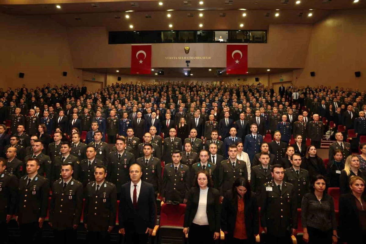 10 Kasım\'da Atatürk\'ü Anma Töreni Düzenlendi
