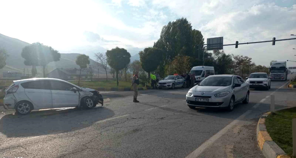 Muş-Bitlis karayolunda trafik kazası: 2 kişi yaralandı