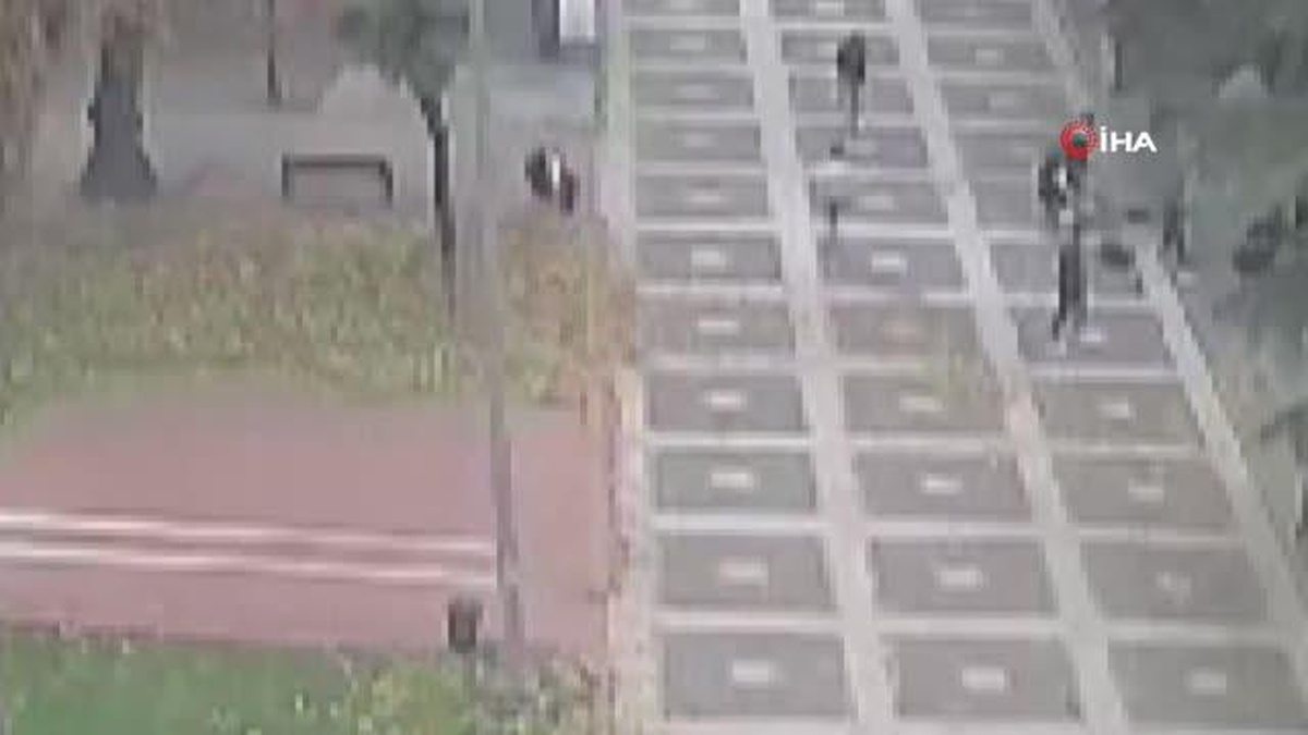 Öğrencilerin kavgası kamerada