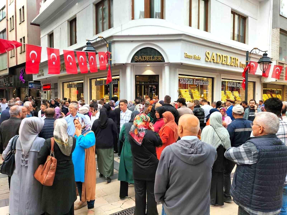 Fatsa\'da Kuyumcunun Gözaltına Alındığı İddiası İzdihama Yol Açtı