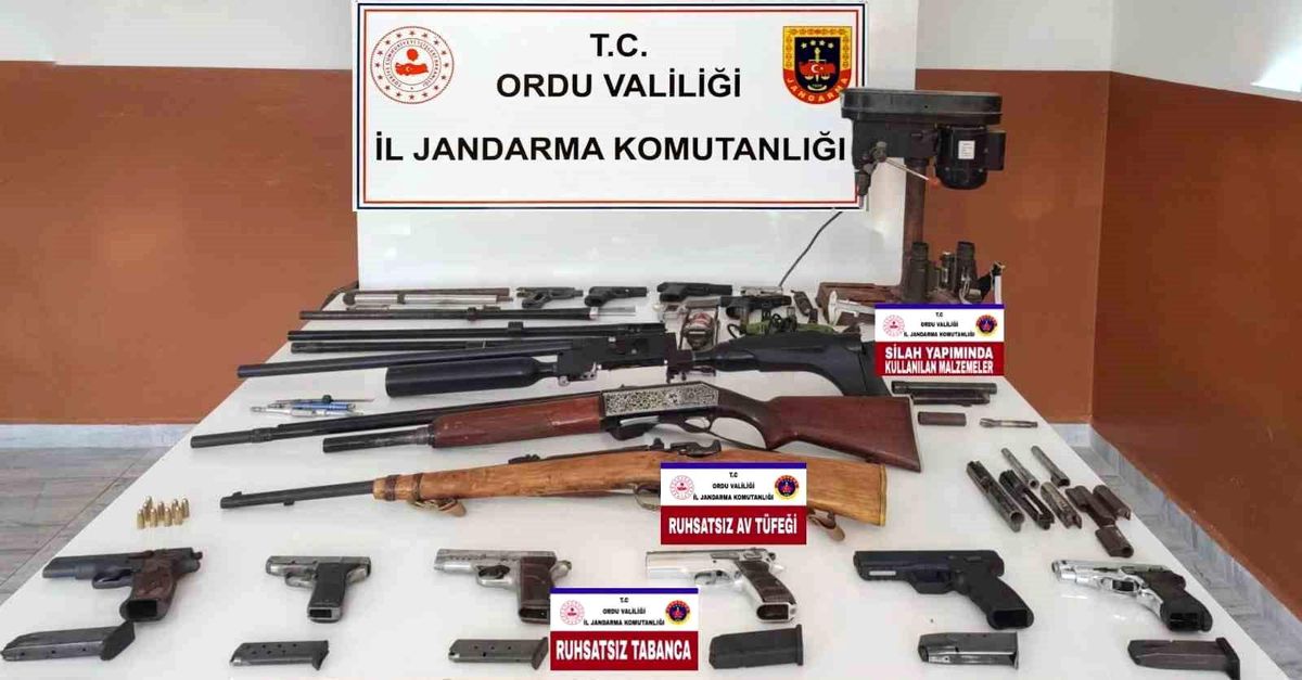 Ordu\'da Jandarma Operasyonunda Uyuşturucu ve Silahlar Ele Geçirildi