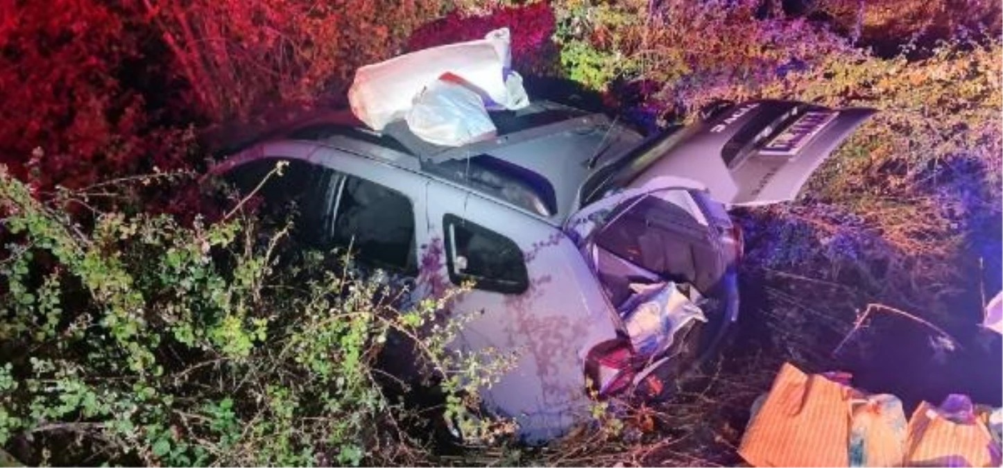 Amasya\'da Otomobil Dereye Uçtu: 3 Kişi Yaralandı