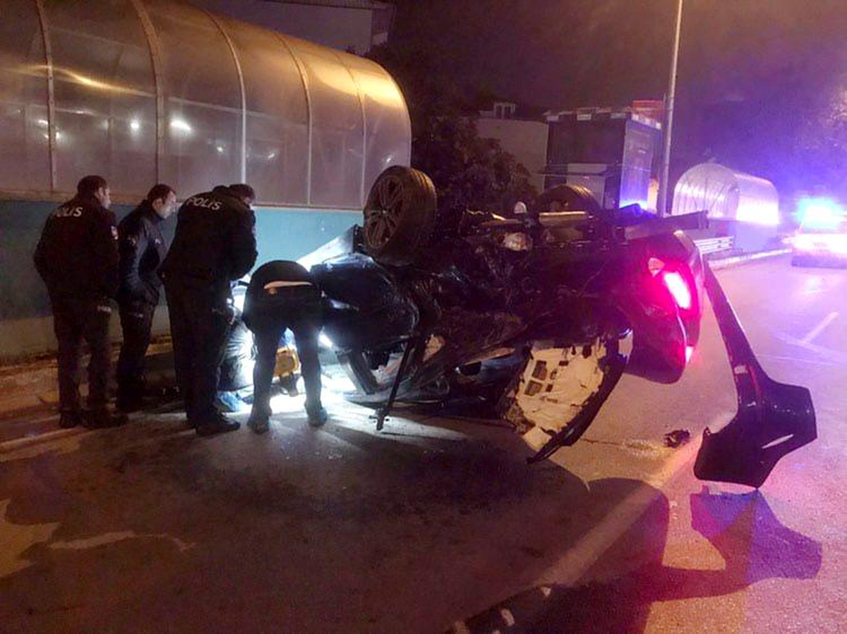 Bursa\'da Kontrolden Çıkan Otomobil Kazası: 1 Ölü, 3 Yaralı