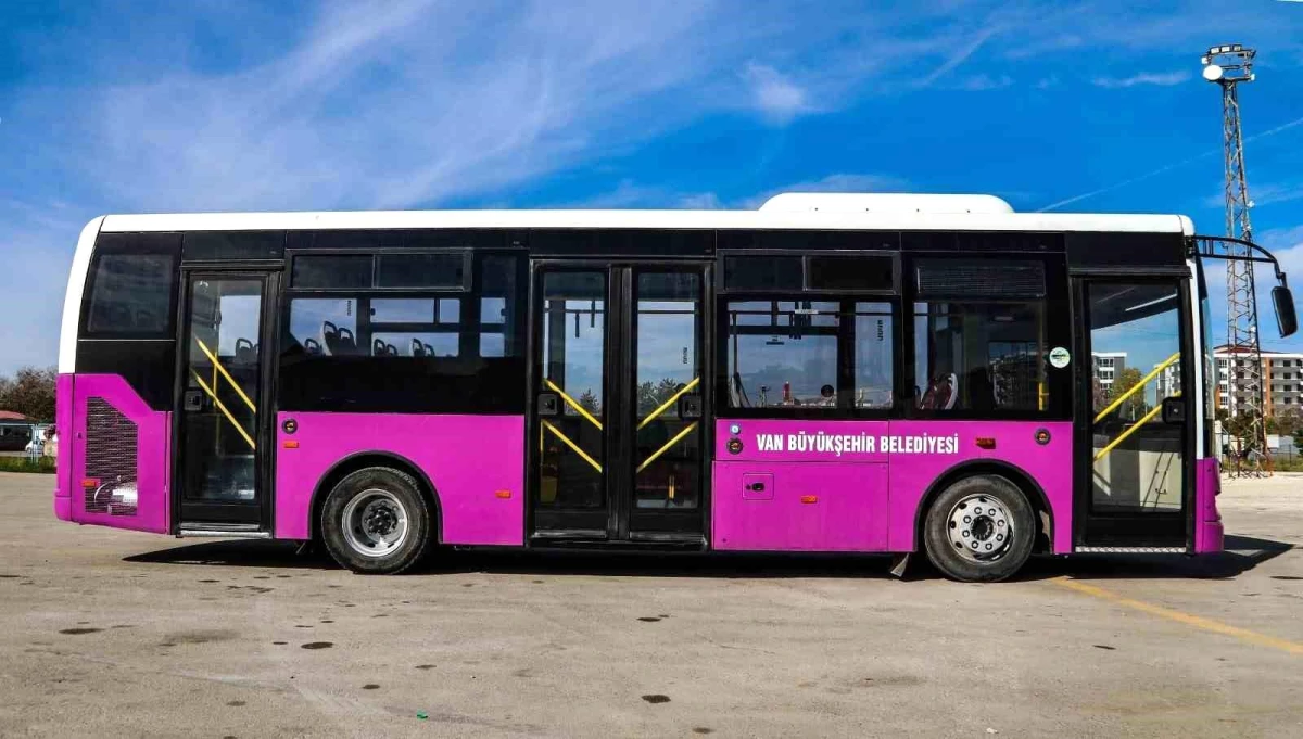 Van Büyükşehir Belediyesi 15 Otobüsü Onararak Hizmete Aldı