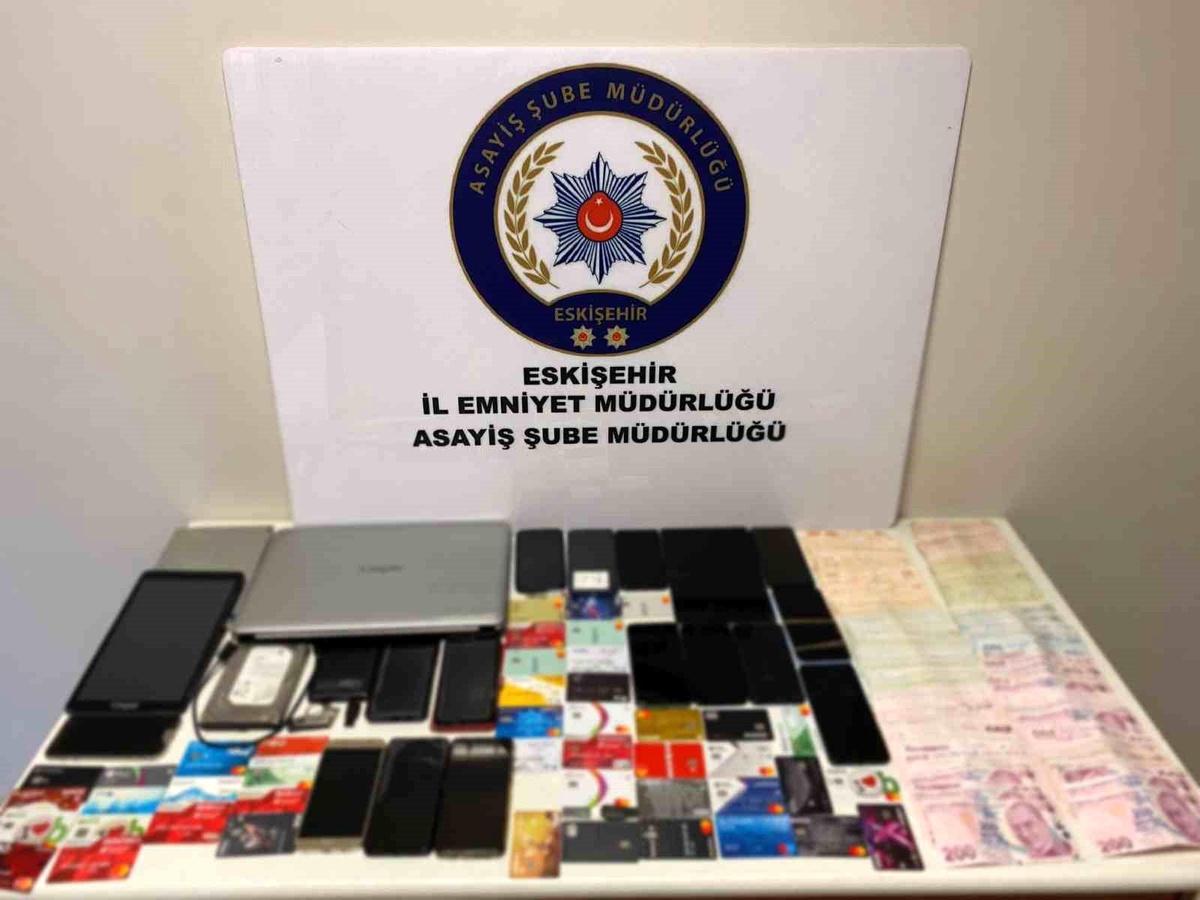 Eskişehir\'de Kredi Dolandırıcıları Yakalandı