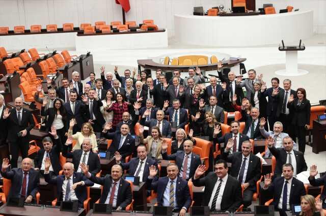 Yargıtay'ın AYM hamlesi sonrası harekete geçtiler! CHP'nin Meclis'teki eylemine 4 partiden destek ziyareti