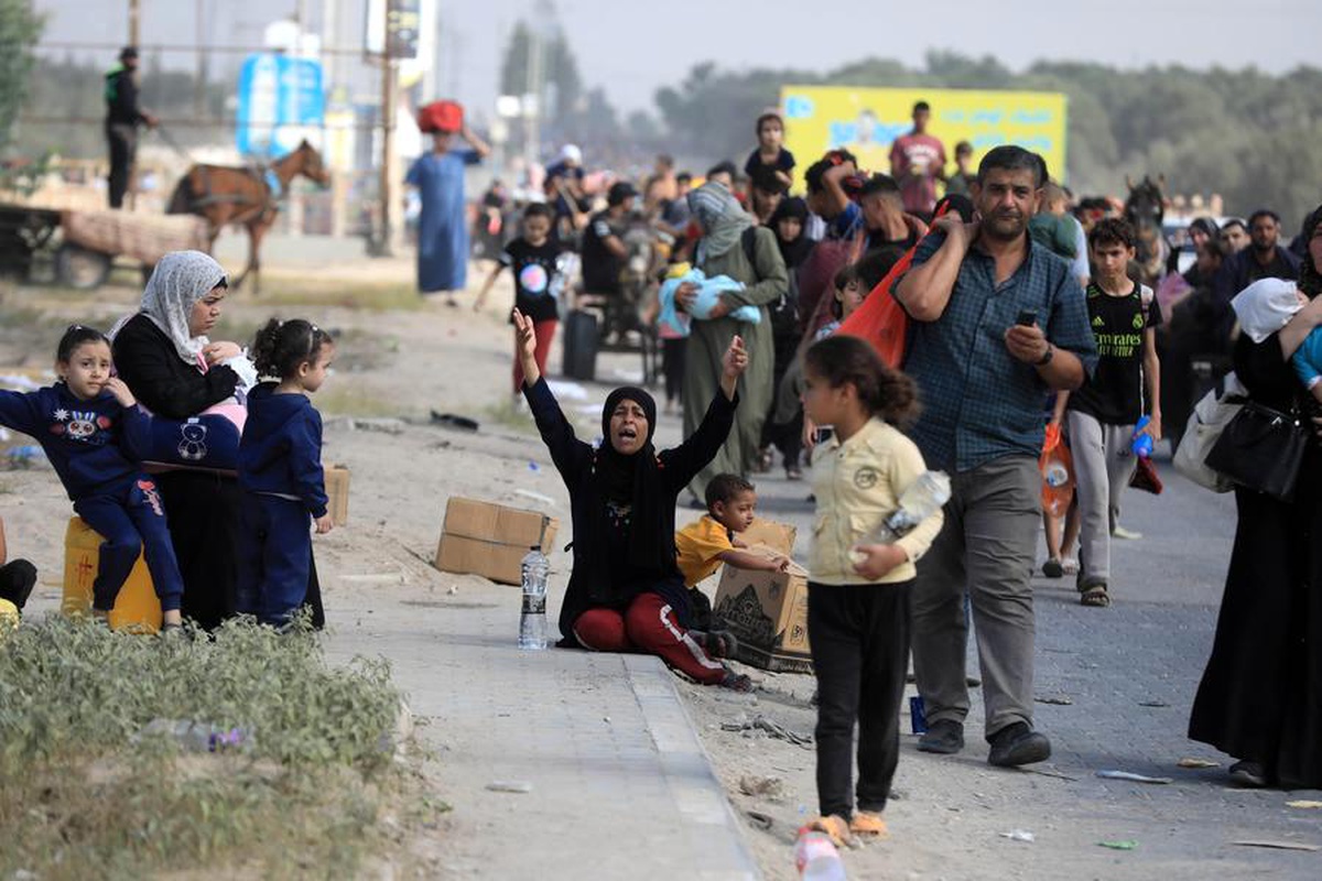 İsrail-Hamas çatışmasından kaçan Filistinliler güneye doğru göç ediyor