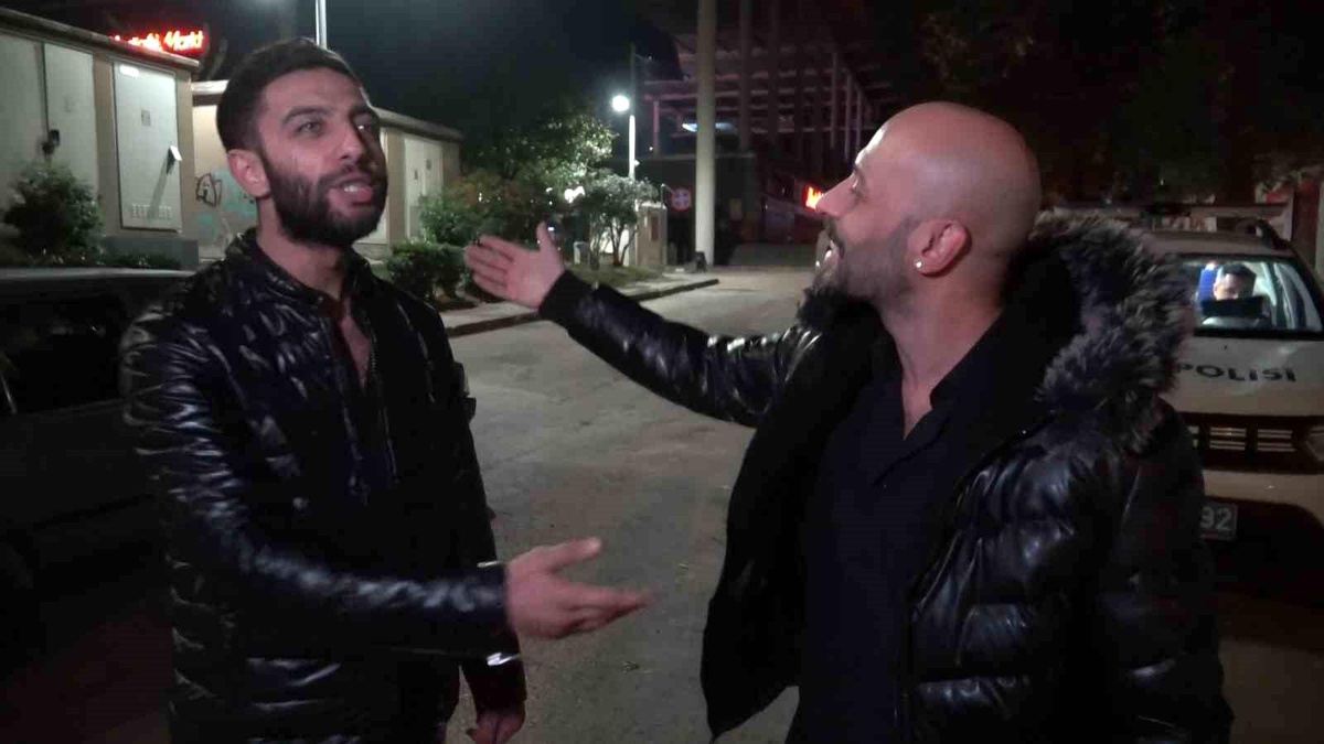 Alkollü sürücünün aracı trafikten men edildi, müzisyen arkadaşları teşekkür edip konser verdi