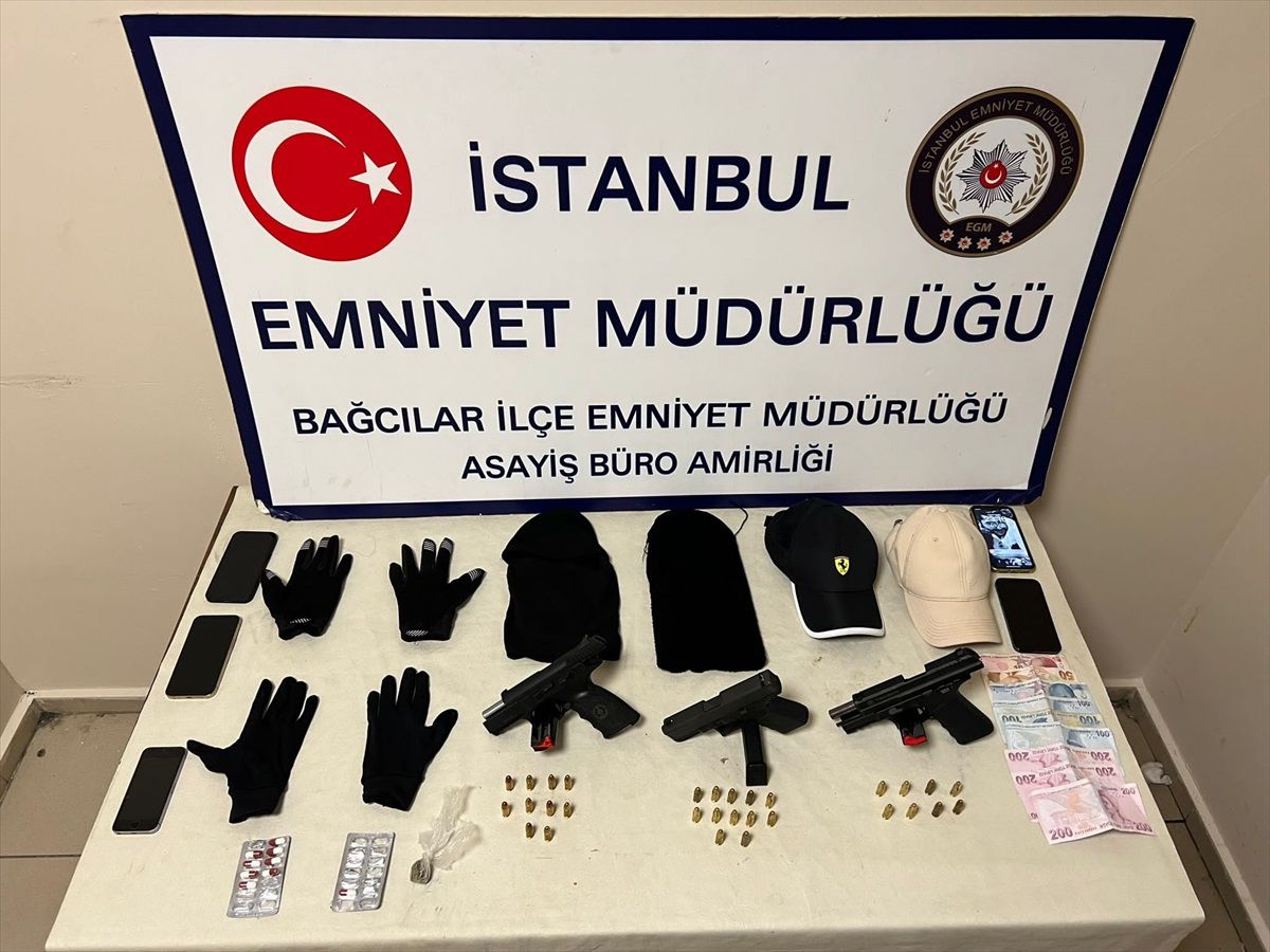 Bağcılar\'da Uyuşturucu Ticareti Yapan 3 Şüpheli Tutuklandı