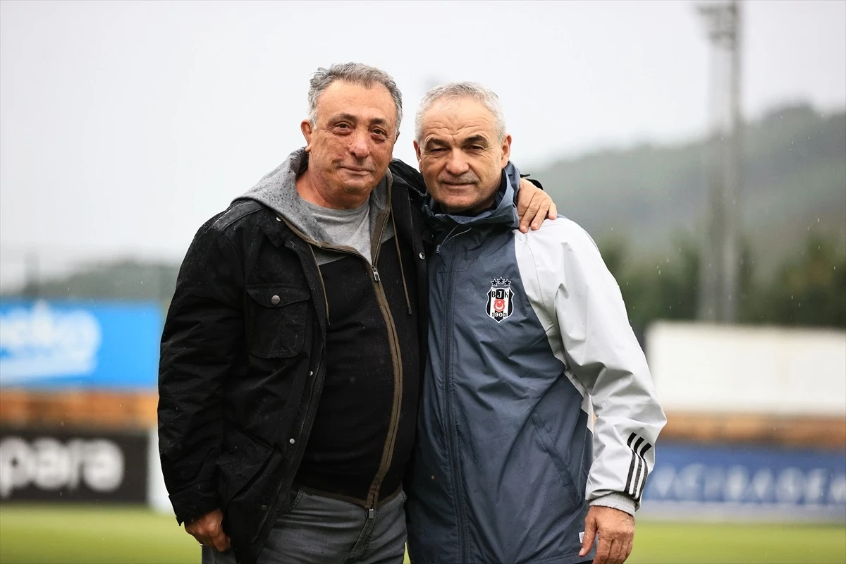 Beşiktaş Başkanı Ahmet Nur Çebi, Rıza Çalımbay ile İlk Antrenmanda Buluştu