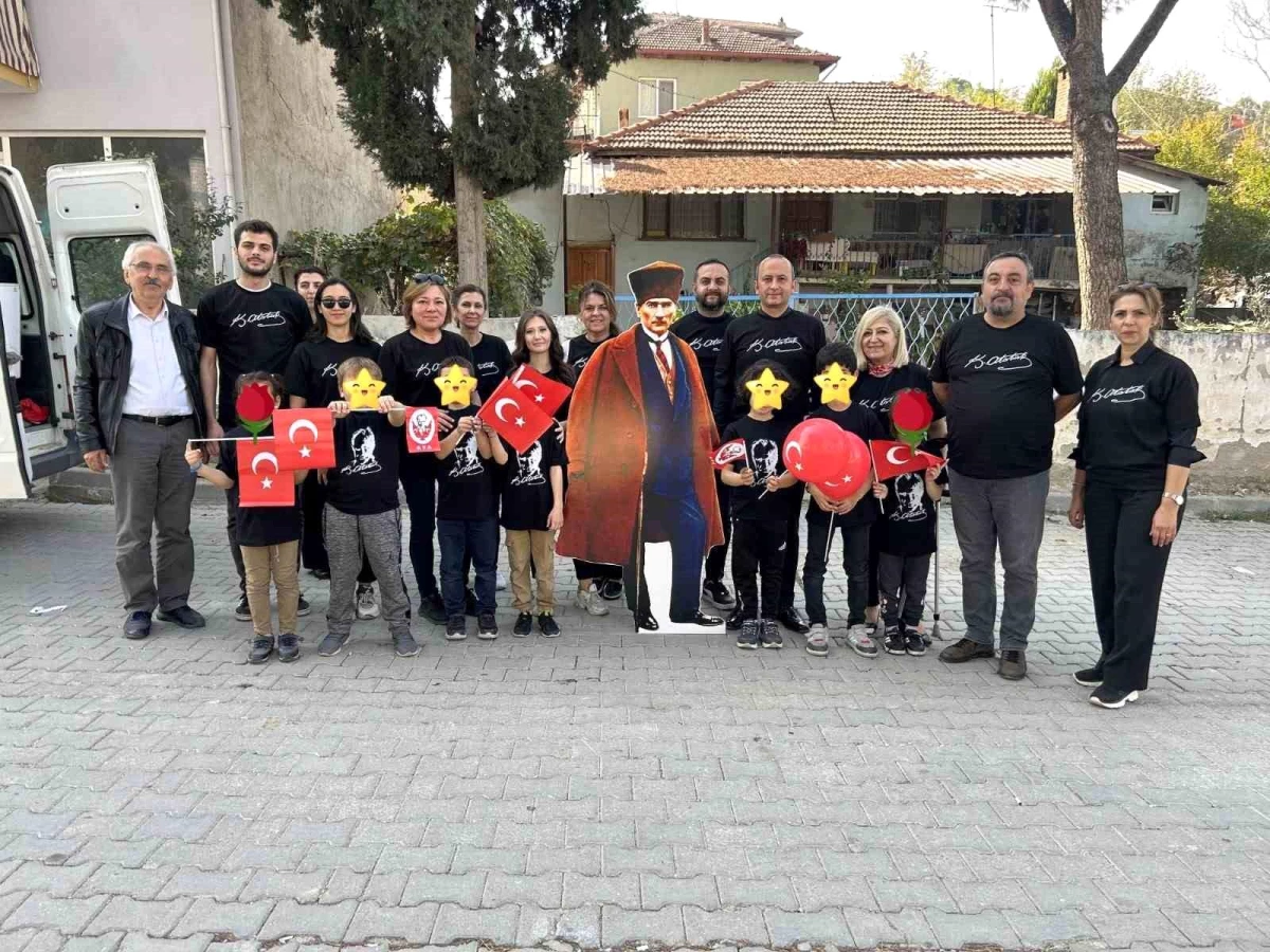 CHP Pamukkale İlçe Başkanlığı Atatürk Sevgisini Çocuklara Aşıladı