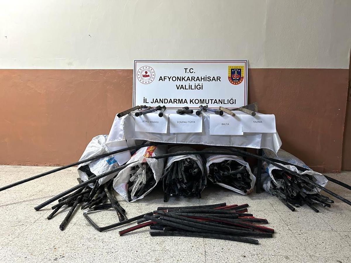 Afyonkarahisar\'da Demiryolu Hırsızlığı: 2 Şahıs Yakalandı