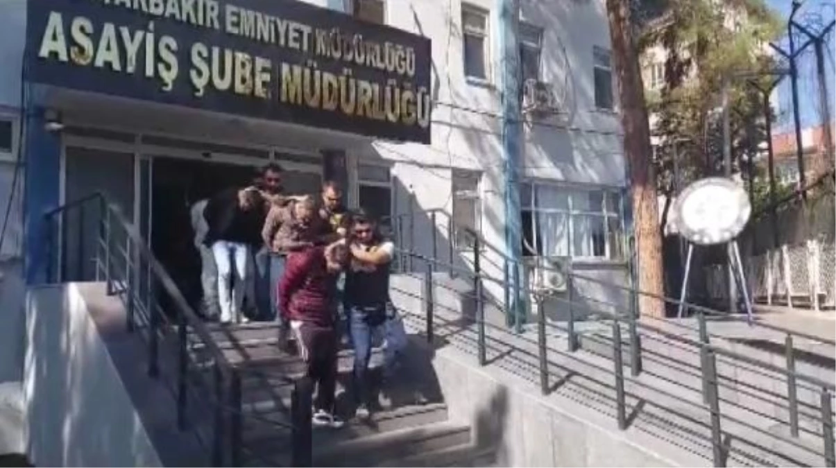 Diyarbakır ve İzmir\'de \'Makyaj\' Operasyonu: 8 Kişi Tutuklandı