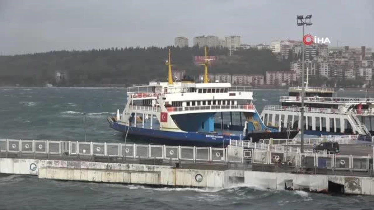 Fırtına nedeniyle Çanakkale Boğazı\'ndaki tüm feribot seferleri durduruldu