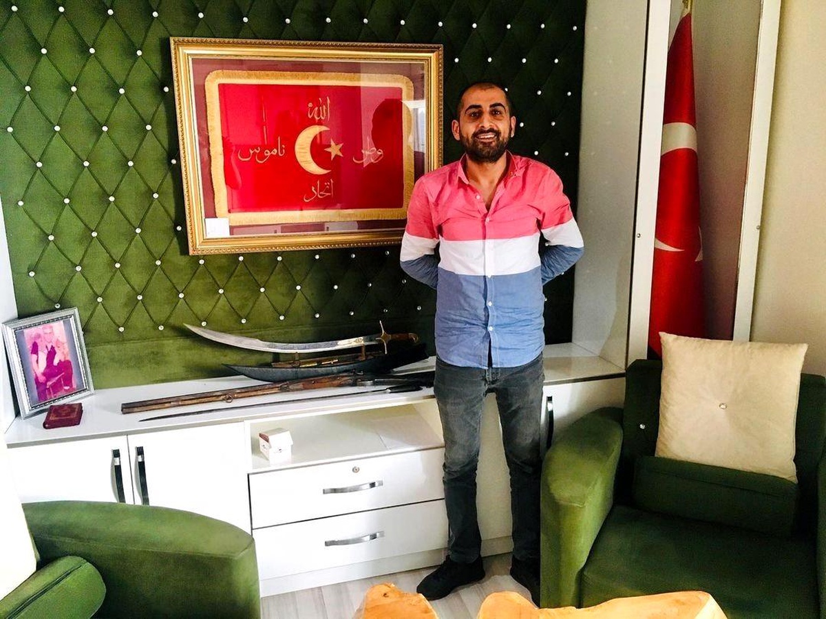Sakarya\'da Gençlerin Gürültüsüne Uyarı Yapan Kişi Bıçaklanarak Hayatını Kaybetti