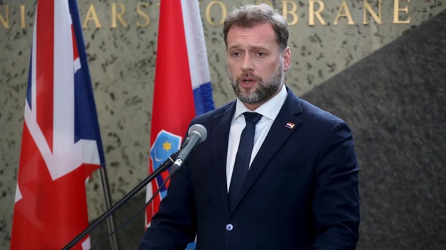 Hırvatistan'ı sarsan kaza! Savunma Bakanı ağır yaralandı, 1 kişi hayatını kaybetti Hırvatistan'ı sarsan kaza! Savunma Bakanı ağır yaralandı, 1 kişi hayatını kaybetti