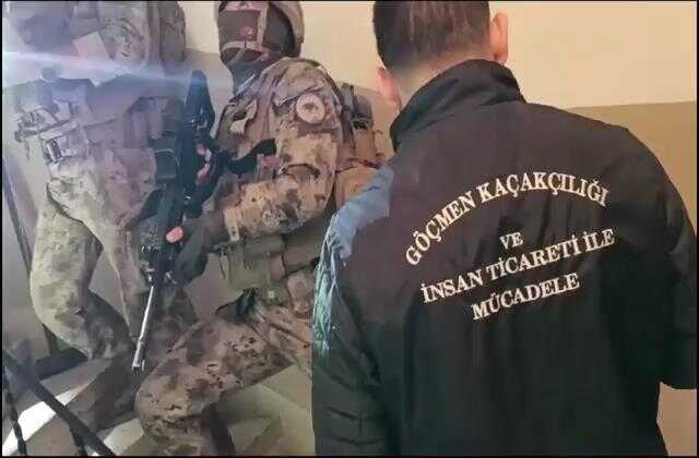 İstanbul'da Göçmen Kaçakçılığı Operasyonu: Polisler ve Memurlar da Yakalandı