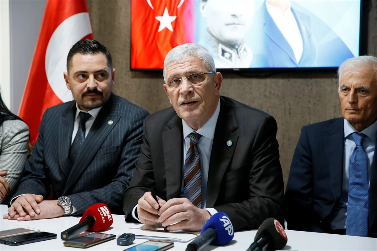 İYİ Parti Grup Başkanvekili Dervişoğlu, Eskişehir\'de gazetecilerle buluştu Açıklaması