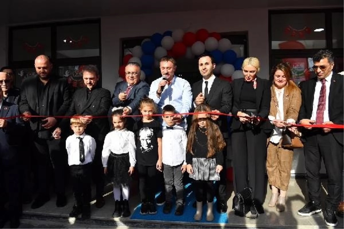 Bahçelievler Belediyesi tarafından açılan Fahrettin Kerim Akyazıcı Anaokulu, Gençlik Merkezi ve Kadın Merkezi hizmete açıldı