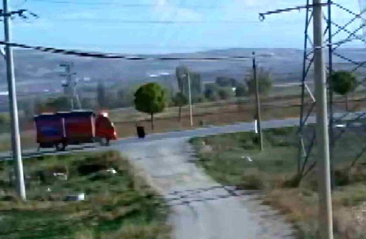 Sivas\'ta kamyonun çarptığı yaşlı kadının son anları güvenlik kamerasında