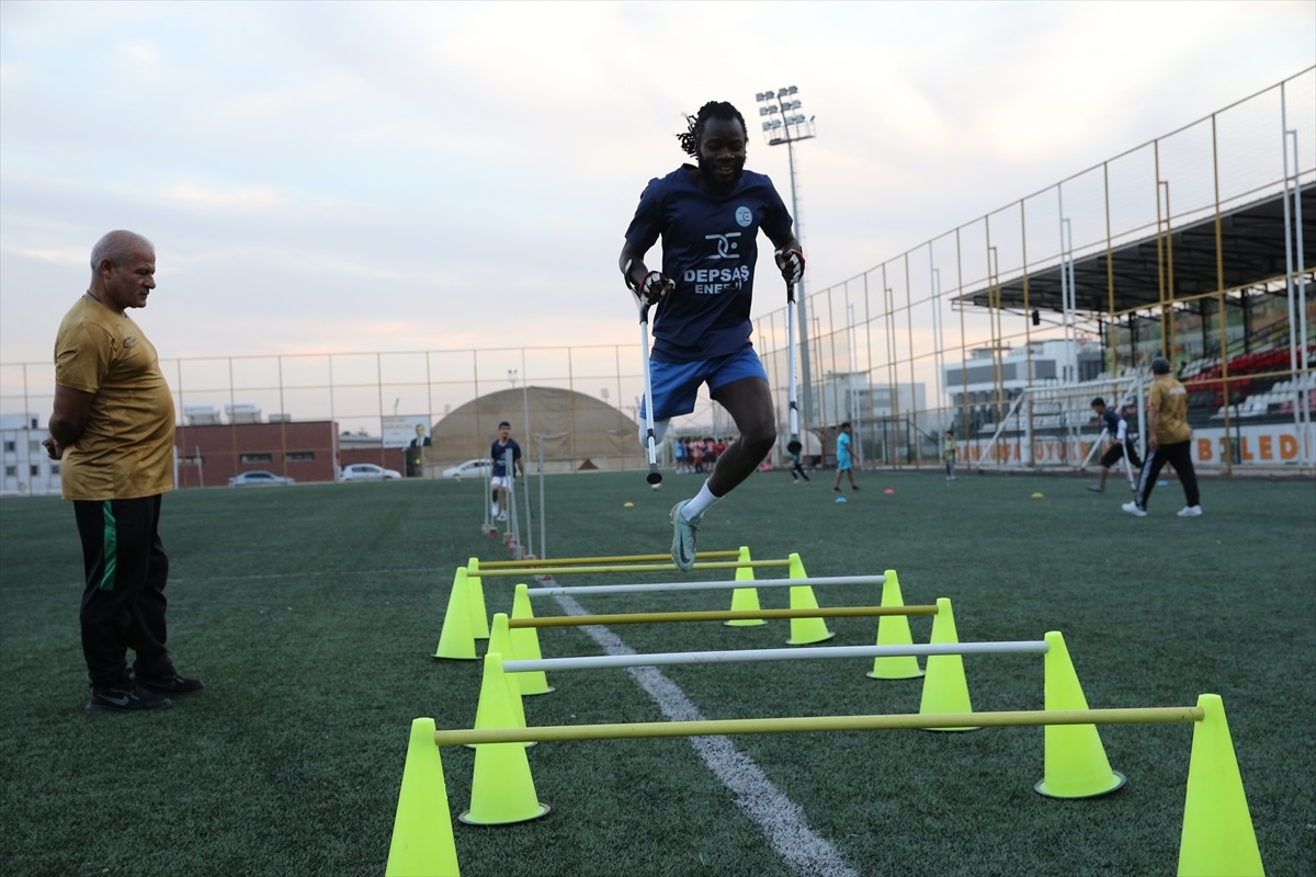 Şanlıurfa DEPSAŞ Enerji Ampute Futbol Takımı, yeni sezona galibiyetle başlamak istiyor