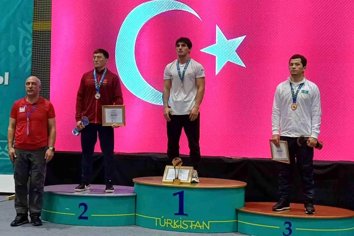 Siirt Üniversitesi Öğrencisi Abdullah Toprak Türk Dünyası Üniversiteler Spor Oyunları\'nda Şampiyon Oldu
