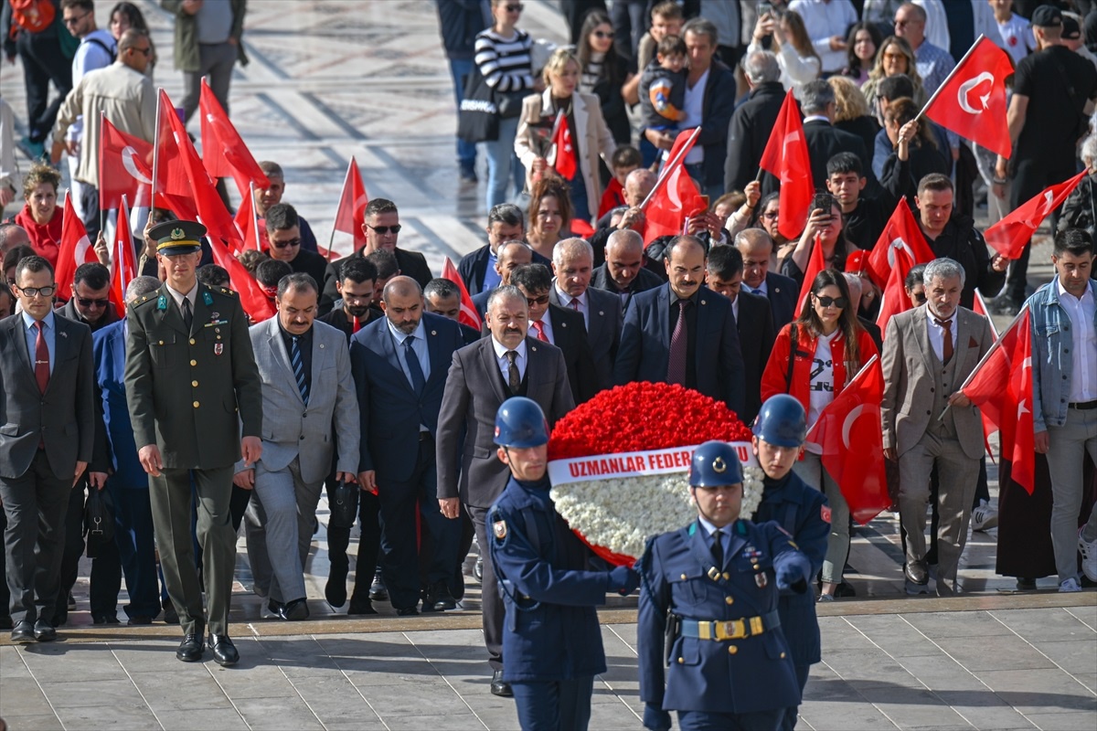 Uzmanlar Federasyonundan Anıtkabir\'e ziyaret