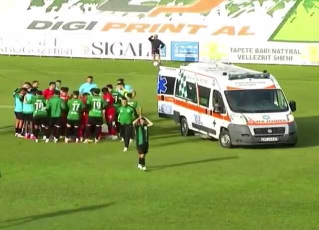 28 yaşındaki Ganalı futbolcu Dwamena maç sırasında yere yığılarak hayatını kaybetti 28 yaşındaki Ganalı futbolcu Dwamena maç sırasında yere yığılarak hayatını kaybetti