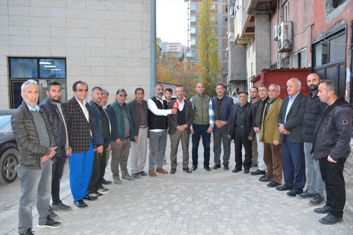 AK Parti Hakkari İl Başkanı Kaya, Belediye Halk Pazarı\'nda incelemede bulundu