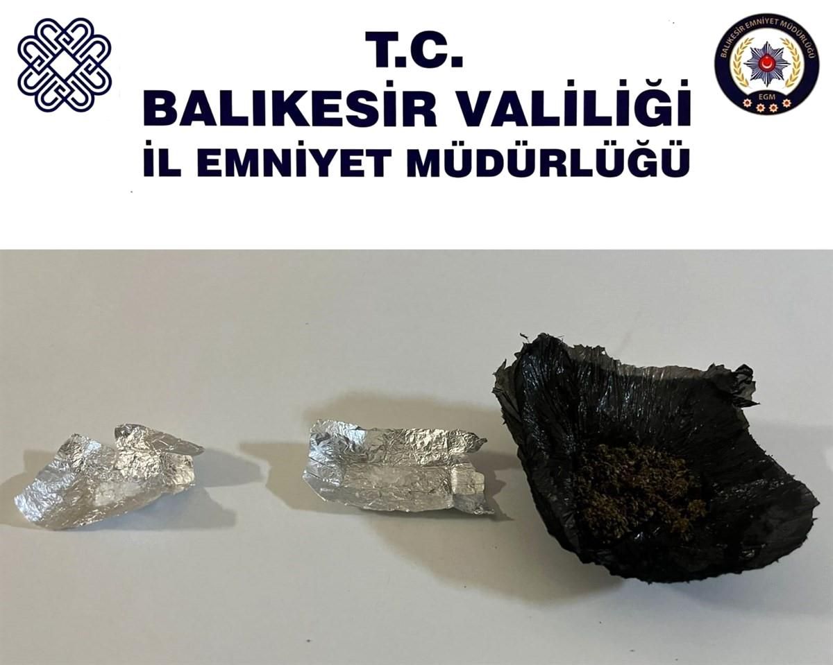 Balıkesir\'de yapılan uygulamalarda 4 kişi gözaltına alındı