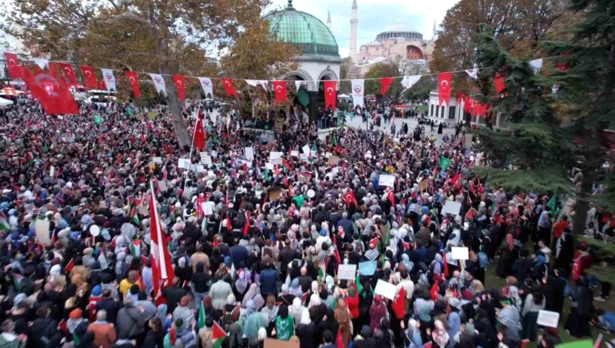 İstanbul\'da İsrail\'in Filistin\'e saldırılarına tepki yürüyüşü düzenlendi