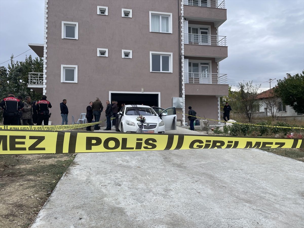Düğünde tabancayla ateş açan damat, gelin arabasını kullanan arkadaşını yaraladı