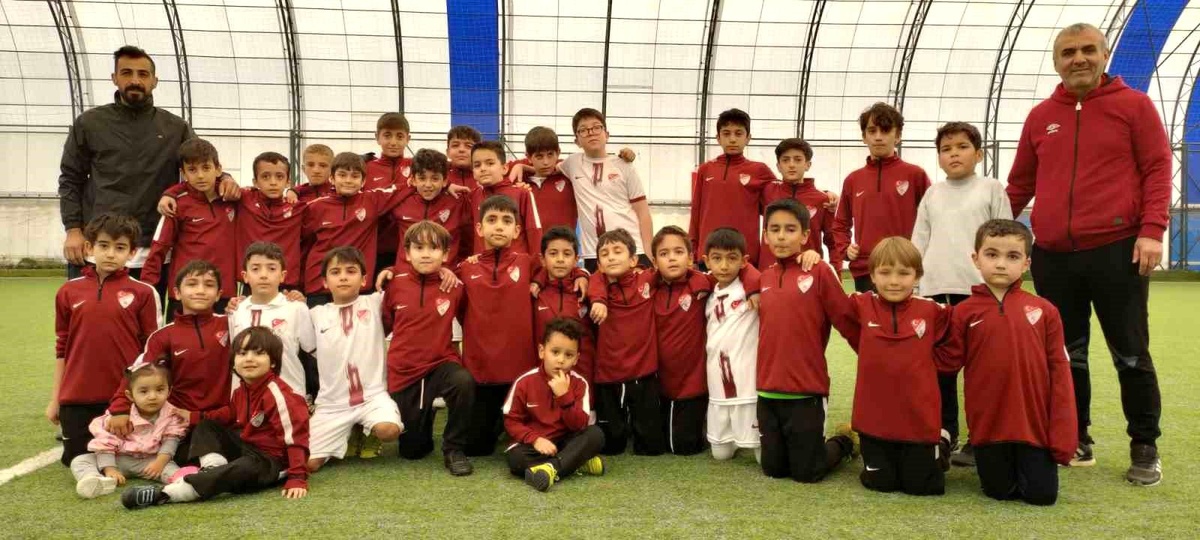 Elazığspor Futbol Okulu, geleceğin yıldızlarını yetiştiriyor