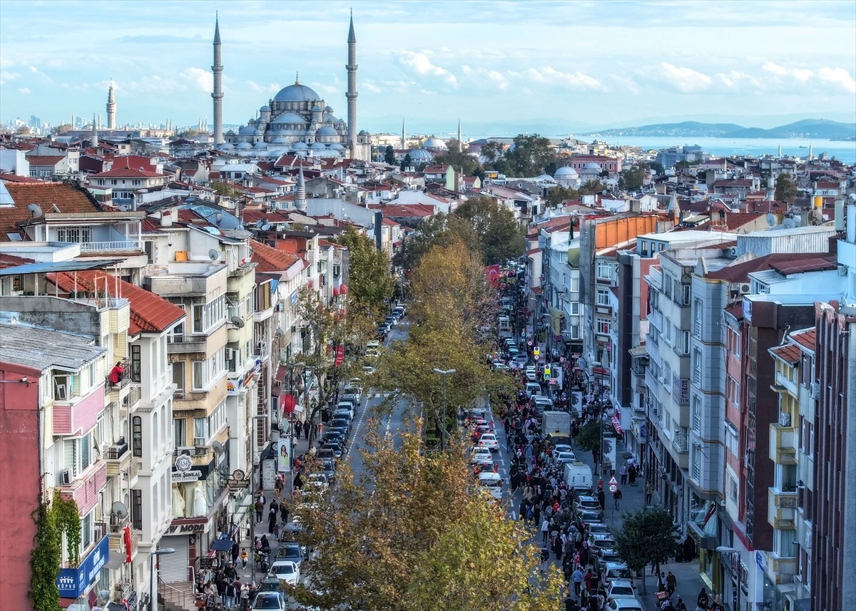 İstanbul\'da İnsan Zinciriyle Gazze Protestosu