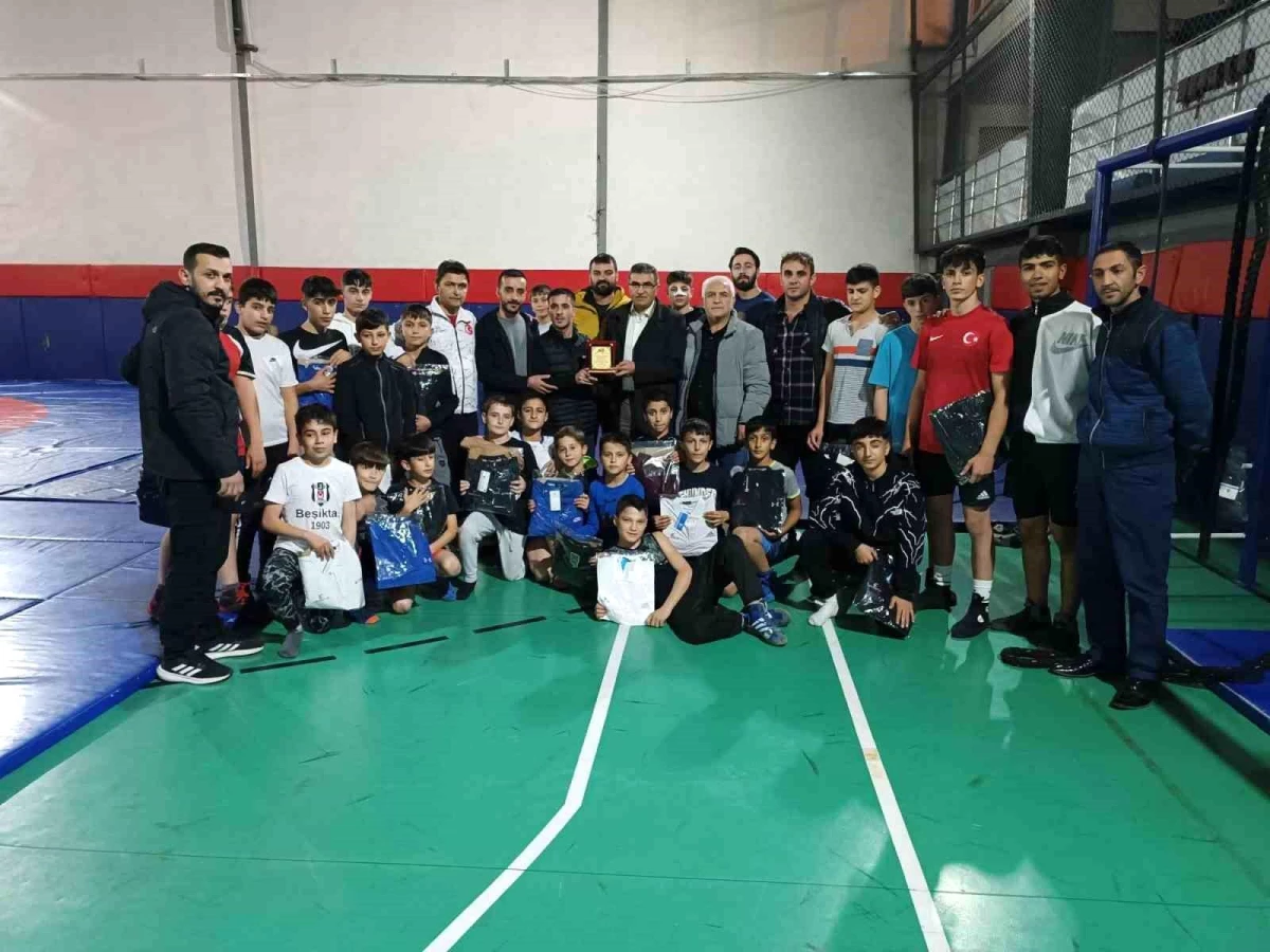 Erzurum Aile ve Sosyal Politikalar İl Müdürlüğü Çocuk Güreş Takımı Başarılarıyla Dikkat Çekiyor