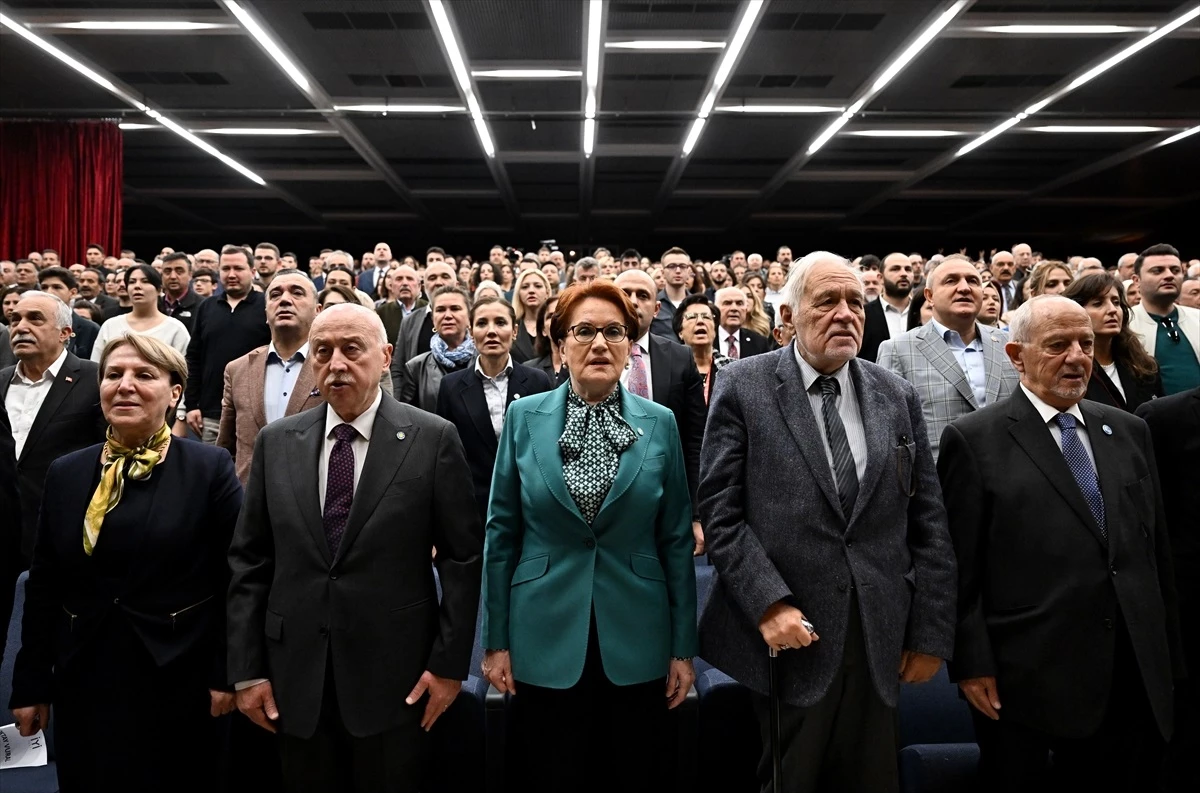 Akşener: Erdoğan Anayasa\'nın verdiği hakemlik görevini yerine getirmeli