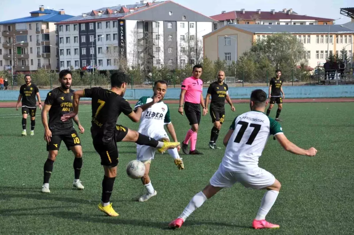 Kars 36 Spor, Arsin İdmanyurdu Spor\'u 4-1 mağlup etti