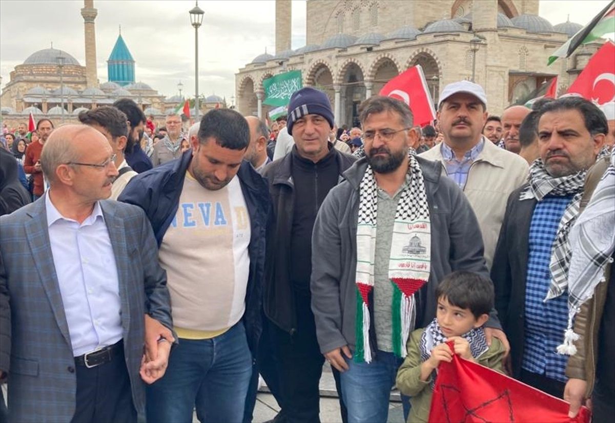 Konya\'da İsrail\'in Filistin\'e saldırılarına tepki: İnsan zinciri oluşturuldu