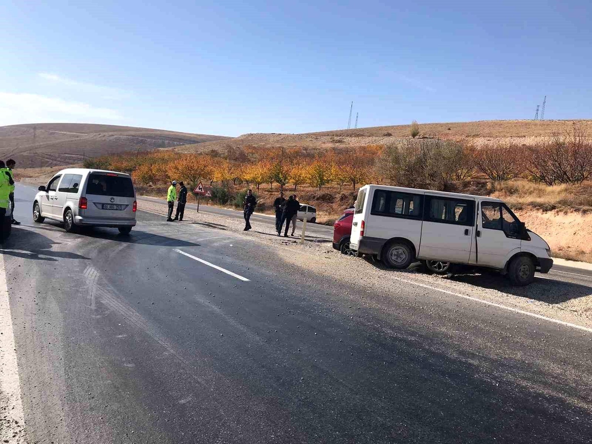 Malatya\'da trafik kazası: 5 kişi yaralandı