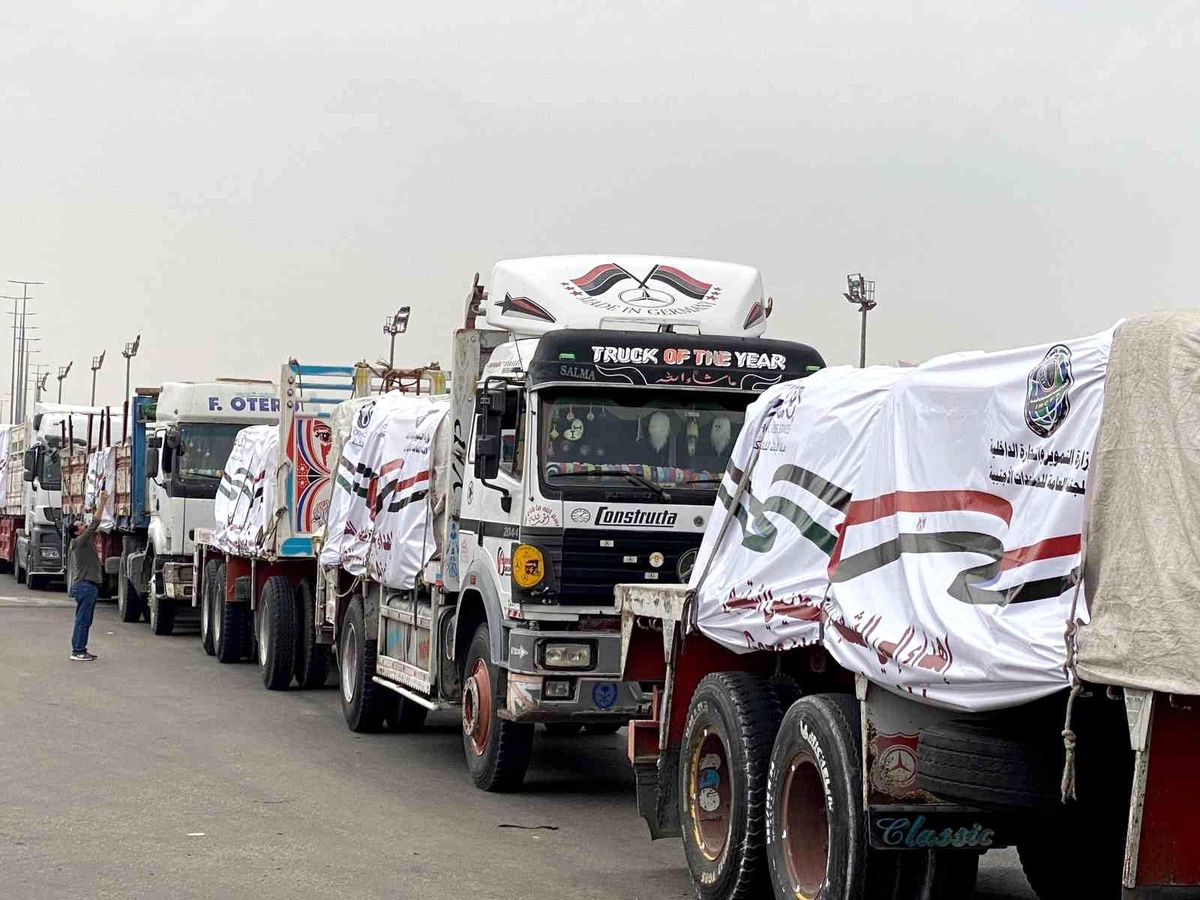 Mısır\'dan Gazze\'ye 980 yardım tırı giriş yaptı